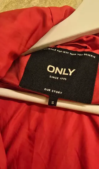 Anorak rojo ONLY Talla S