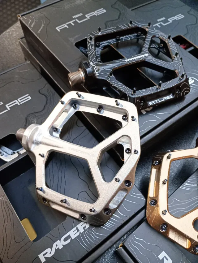 Pedales Race Face Atlas