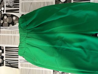 Jersey i pantalones completamente verdes