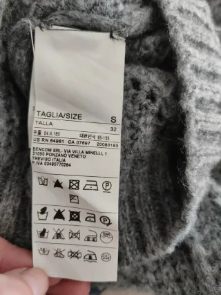 Vestido de punto Sisley cuello alto