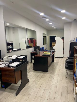 Mobili da ufficio in legno e metallo