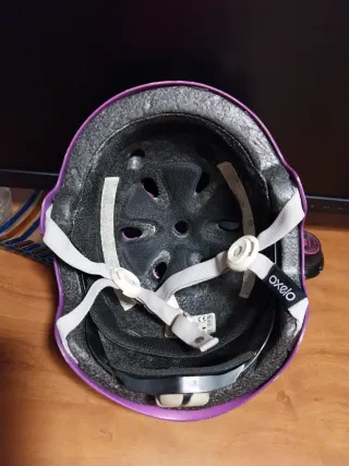 Patines rosas y morados con protecciones completas