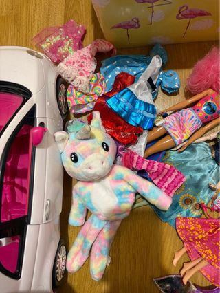 Pack Juguetes Barbie: Muñecas, Casa y Coche.