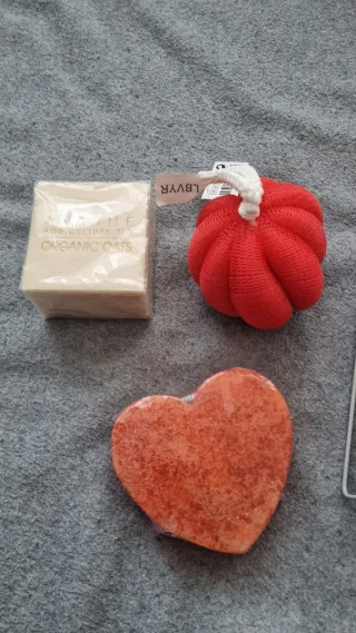 Lote regalo San Valentín jabón y esponja