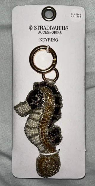 LLAVERO CHARM CABALLITO DE MAR Stradivarius