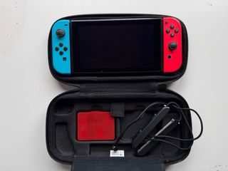 Nintendo Switch con accesorios y juegos