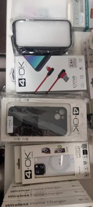 Set di accessori per cellulare 4-OK nuovi
