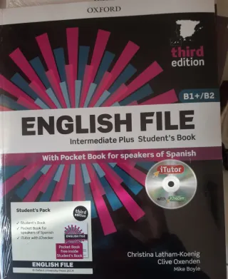 English File 3rd Edition Intermediate Plus. Stu...
