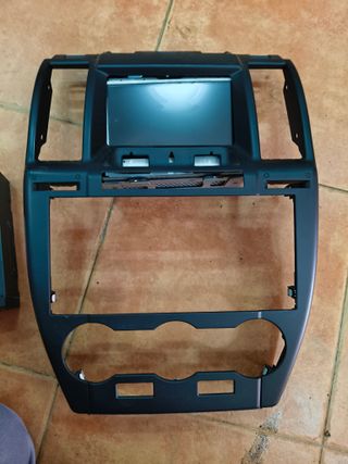 Pantalla GPS, DVD y Carcasa Freelander 2