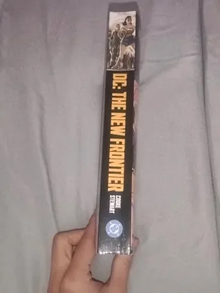 DC: the New Frontier: DC Compact Comics Edition