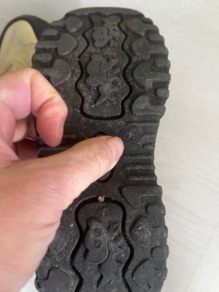 Ropa de nieve infantil roja