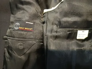 Traje de chaqueta y chaleco negro