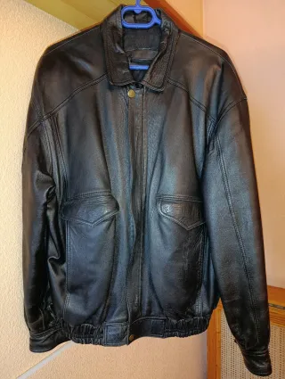 Chaqueta de piel auténtica comprada en peletería.