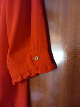 Camisa naranja con cuello mao
