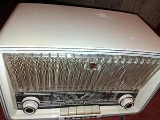 Radio Philips Antigua funciona