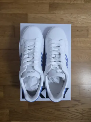 Zapatillas DKNY Blancas y Azules