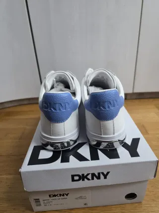 Zapatillas DKNY Blancas y Azules