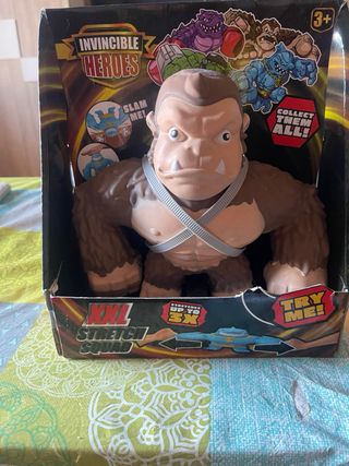 Figura Invincible Heroes XXL