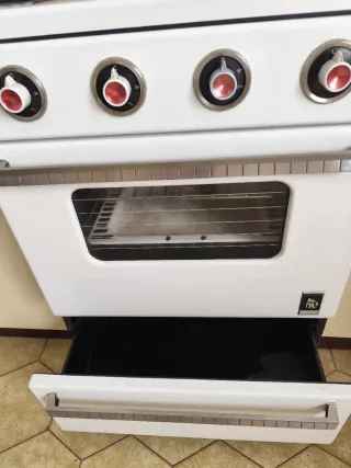 Cocina de gas butano con horno