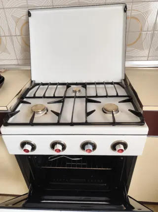 Cocina de gas butano con horno