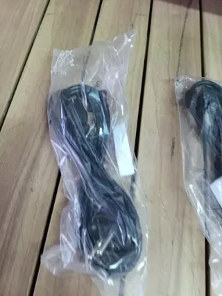 Monitor Full HD de 21,5” (54,6 cm) con 1 ms