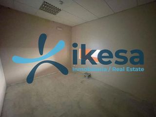 Oficina en venta en Aljamar en Tomares