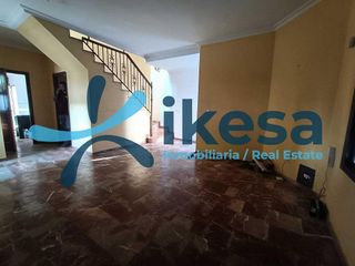 Casa adosada en venta en Guillena