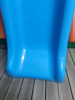 FEBER - Slide, Tobogán pequeño con rampa de 107 cm, para niños preescolares de 1 a 5 años,Azul y Rojo,Resistente a la luz y Cambios de Temperatura,de fácil Montaje Famosa (800009593)