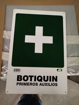 Cartel Botiquín Primeros Auxilios 30x45