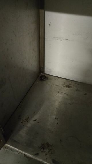 Mueble de acero inoxidable con lavabo doble