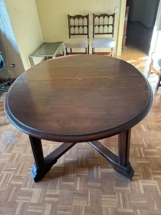 Muebles antiguos de madera natural