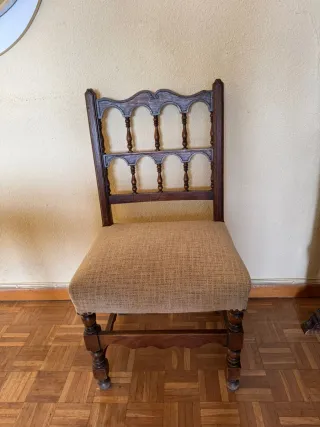 Muebles antiguos de madera natural