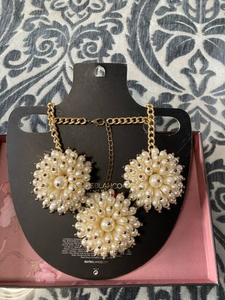 Collar SUITEBLANCO 3 flores perlas
