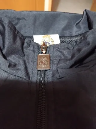 Cortavientos Real Madrid Negro y Blanco 10 €