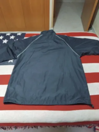 Cortavientos Real Madrid Negro y Blanco 10 €