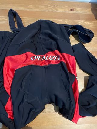 Maillot Ciclismo Specialized Negro/Rojo y chaqueta