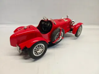 Alfa Romeo 2300 Monza 1:18 Bburago