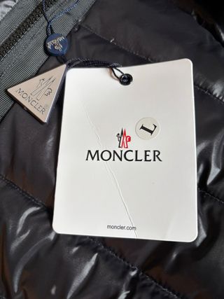 Cardigan Moncler Negro con Capucha