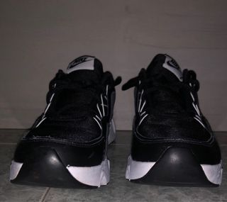 Zapatillas Nike RYZ 365 Negras y Blancas