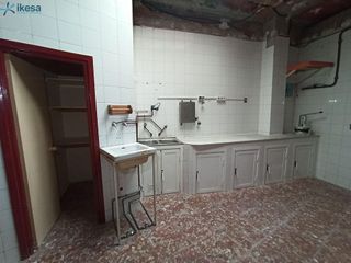 Local comercial en venta en Andújar
