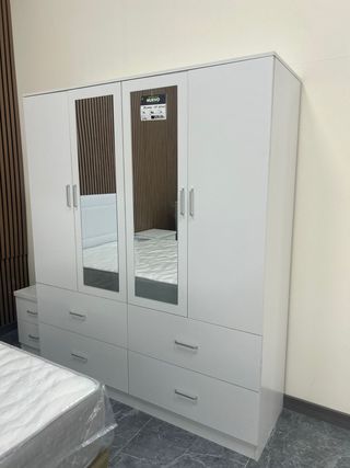 Armario 4 puertas blanco NUEVO con espejos