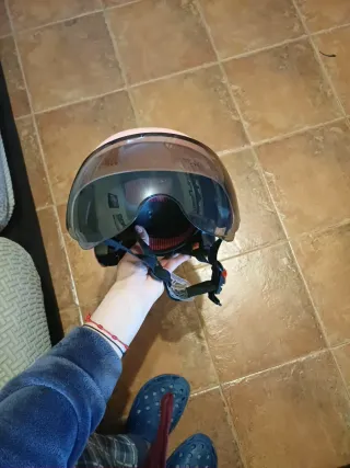 Casco de esquí con visera