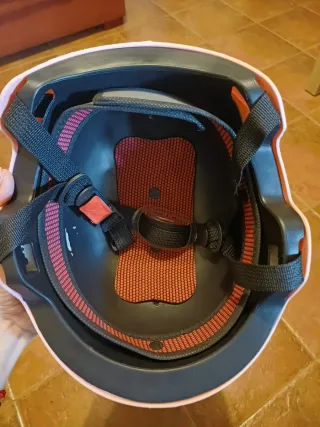 Casco de esquí con visera