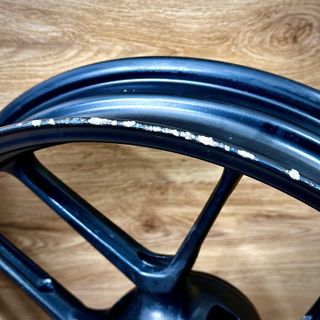 Llanta Delantera Triumph Speed 400 Negra