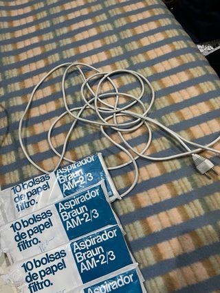 Aspiradora Braun Vertical con Cable