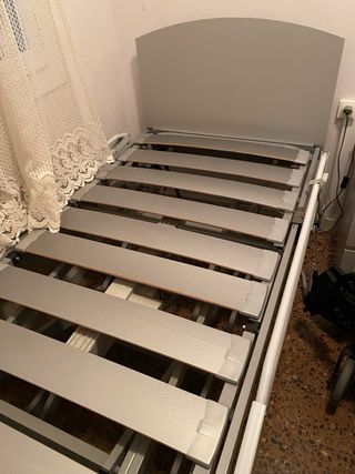 Base cama articulada para dependientes.