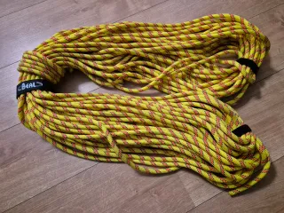 Material de escalada: Cuerda, arnés y más