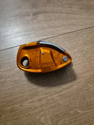 Material de escalada: Cuerda, arnés y más