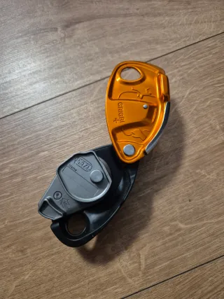 Material de escalada: Cuerda, arnés y más