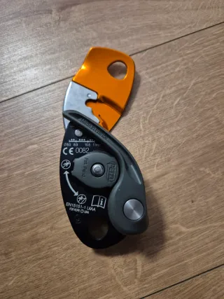 Material de escalada: Cuerda, arnés y más